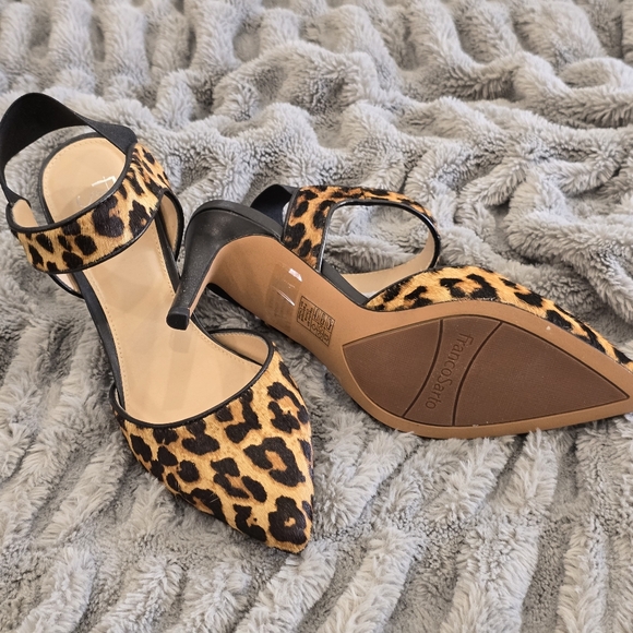 Leopard Print Women's Heels - Picture 4 of 6